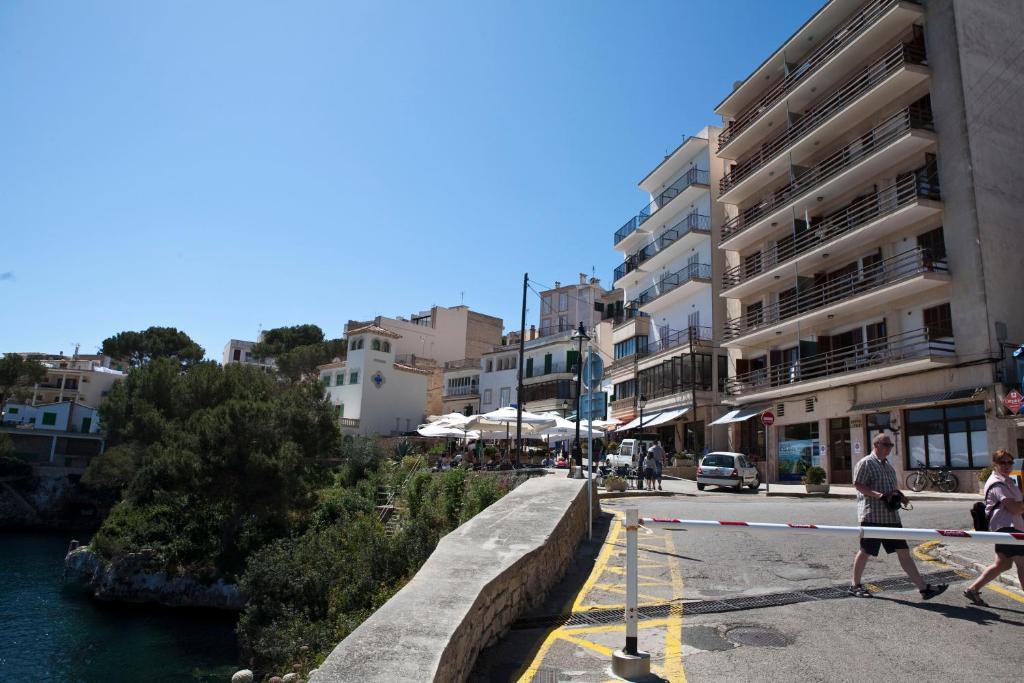 Apartamentos Llevant Cala Figuera  Værelse billede